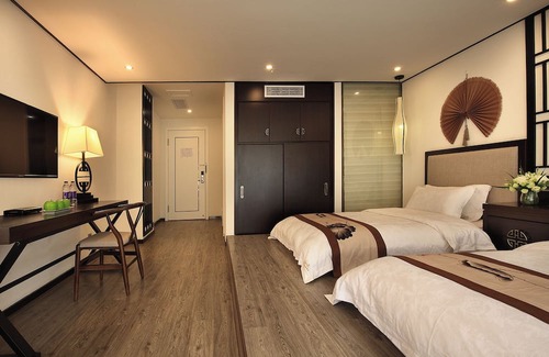 Xiufeng Hotel | Peach Blossom Resort Hotel
