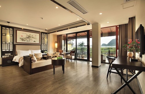 Xiufeng Hotel | Peach Blossom Resort Hotel