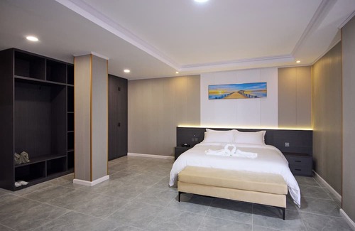 Malakal Island Hotel | Belau Almond Hotel
