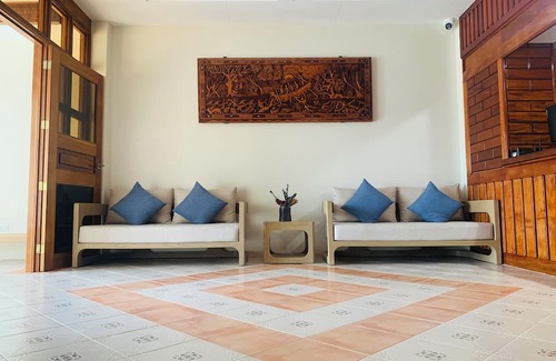 Malakal Island Hotel | Belau Almond Hotel