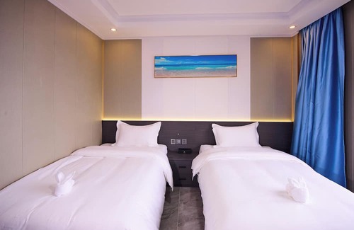 Malakal Island Hotel | Belau Almond Hotel