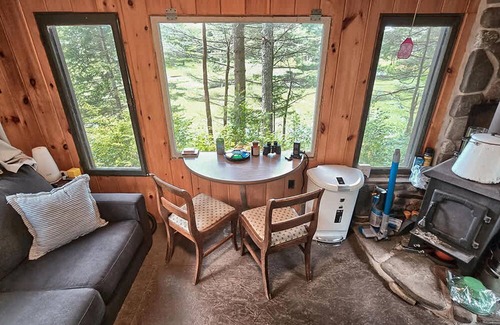 Glenfield Apartment | A Secluded Cabin on Your own Prvt Pond Serenity