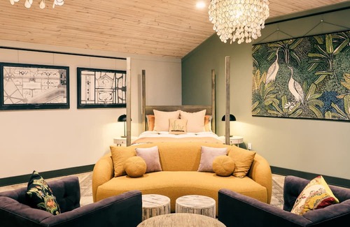 Bellville Apartment | Spacious Clubhouse Suite Pool
