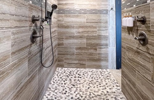 Bellville Apartment | Spacious Clubhouse Suite Pool