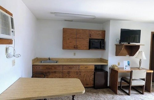 Two Rivers Hotel | Cool City Motel