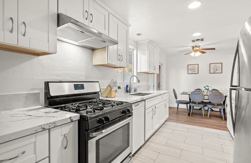 Charter Oak House | 734 Glendora in Glendora