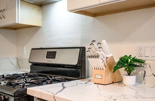 Charter Oak House | 734 Glendora in Glendora
