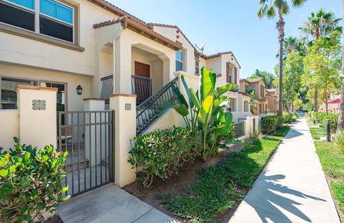 Irvine Industrial Complex-East Apartment | Private Entry Suite w Patio Bath Kitchenette