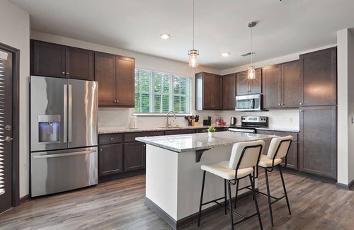 North Raleigh Apartment | Luxe King 3BR Suite in North Raleigh