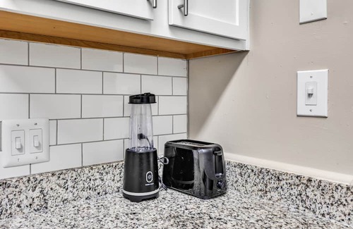 Durham Apartment | King 2BR Suite in Research Triangle Park