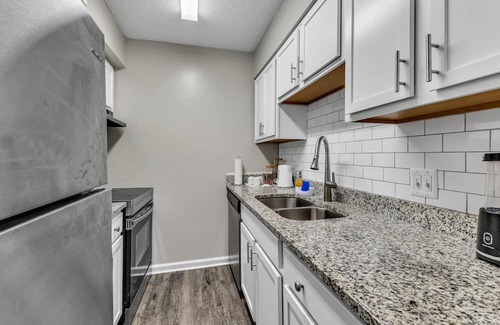Durham Apartment | King 2BR Suite in Research Triangle Park