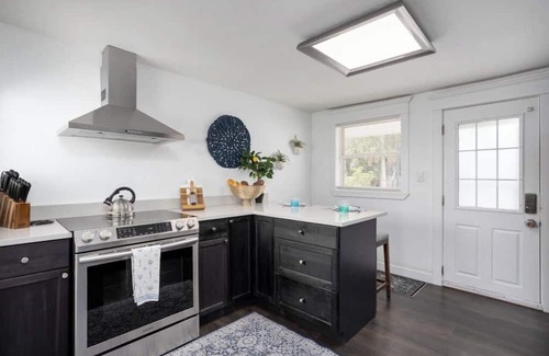 Varnum Park House | Romantic Cottage