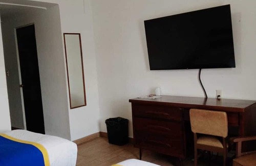 Zona Centro Hotel | HOTEL SIERRA GORDA