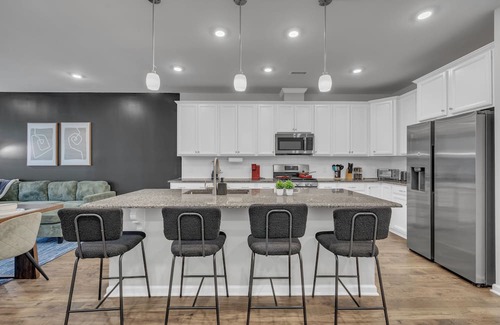 Durham House | King 4BR Townhouse to Downtown Durham