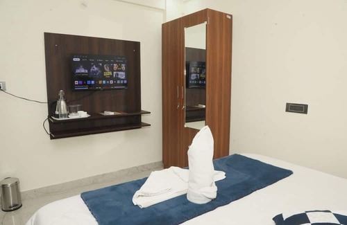 Whitefield Cabin | Hotel Rest O ITPL
