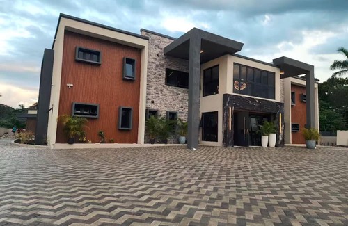 St. Ann's Bay Villa | Opulenz DraxHall