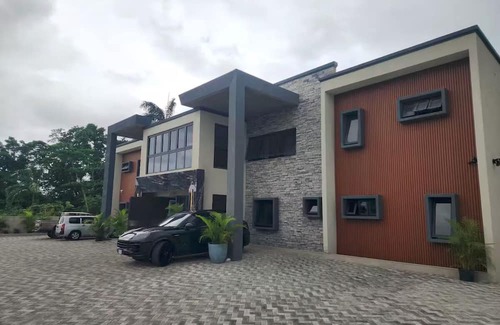 St. Ann's Bay Villa | Opulenz DraxHall