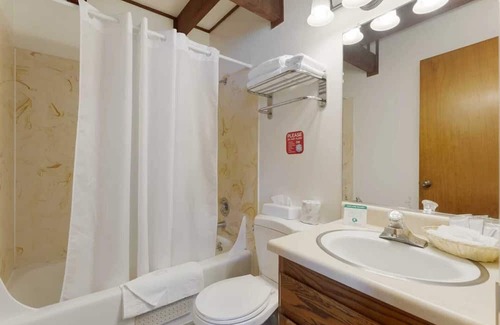 Bertsch-Oceanview House | Crescent Beach Motel
