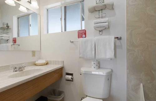 Bertsch-Oceanview House | Crescent Beach Motel
