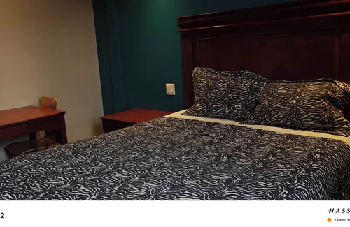 The Queensway Hotel | Queensway Motel