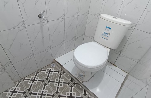 Tembalang Hotel | OYO 94700 Kd House