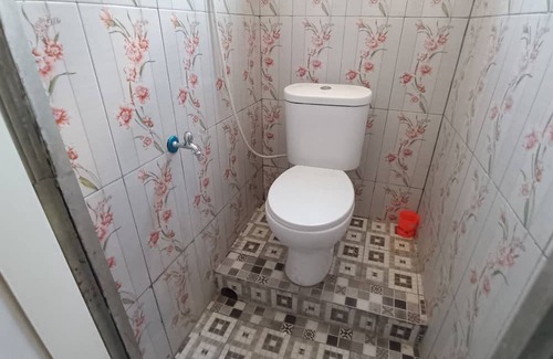 Tembalang Hotel | OYO 94700 Kd House