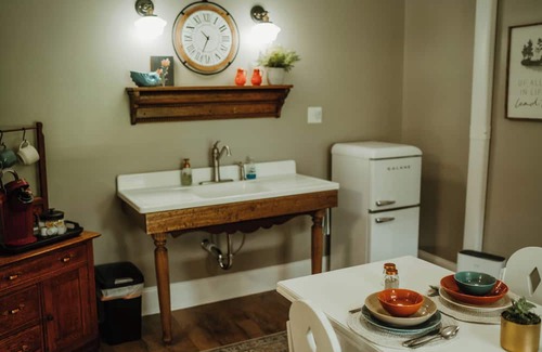 Snow Shoe Bed & Breakfast | Cramer Family Mountain Inn