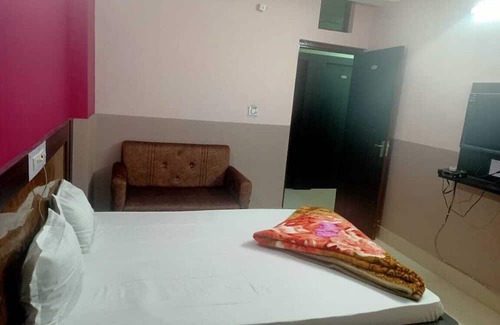 Deoghar Hotel | New Yatrik Hotel