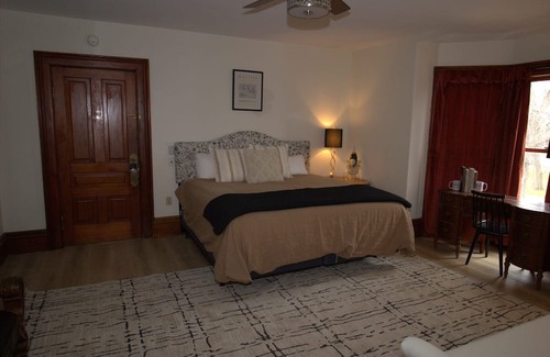 Port Austin Hotel | Garfield Inn
