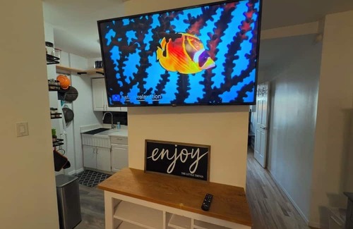 Gowanus Apartment | Enjoyable 2-bedroom apartment in Brooklyn with WiFi and Backyard.