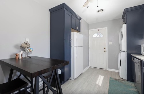 Villas House | Pet-friendly 2-bedroom house in Lower Township with WiFi and AC
