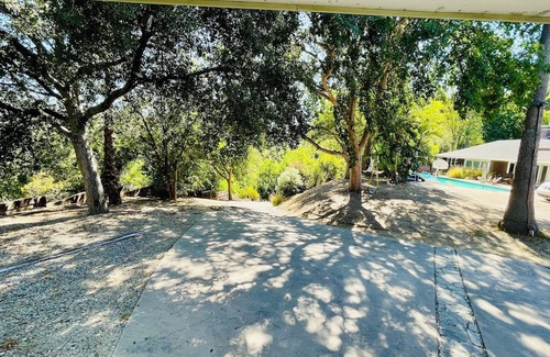 Sherman Oaks Apartment | BedRoom Rental Females Estate Home View Pool Un/Furnished Short/Long
