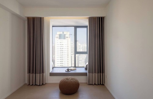 Huangpu Apartment | Stylish 3-Bedroom Apt Near Shanghai’s Iconic Attractions
