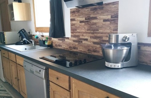 Risoul Ski Chalet | Large 21-person chalet, 15-person chalet with 6-person apartment.