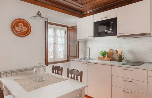 Paialvo House | White Apartment "Jasmim" (1 bedroom)
