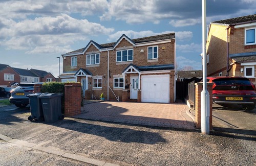 Stonnall House | Homely 3 bed house near Birmingham City Centre
