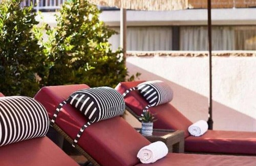 Pasadena House | Take Center Stage in Downtown Pasadena, CA