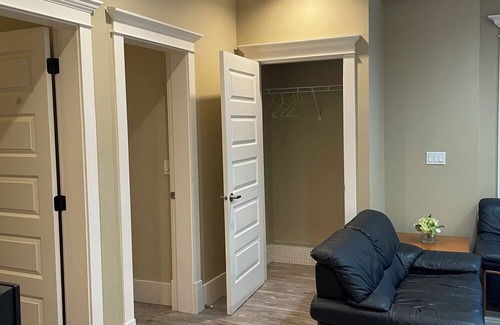 Dunbar House | 2 bedrooms in west side
