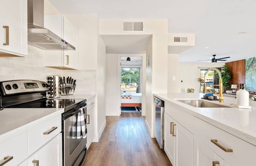 Shea North Estates House | Desert Paradise - Family Friendly - Fridge Stocking - Sleeps 12 - Pool+Hot Tub!