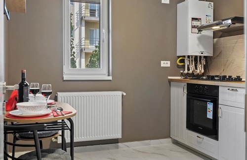 Sector 4 Apartment | Luxury Rouse