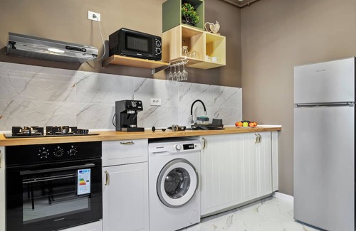 Sector 4 Apartment | Luxury Rouse