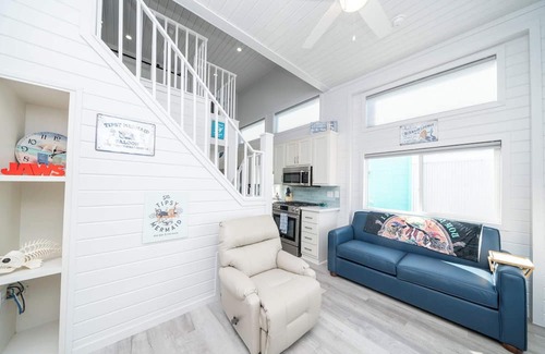 Parker Strip House | The Tipsy Mermaid Sum