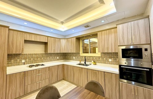 Mecca Apartment | 4 Bedroom Luxury Apartment Near Haram With Full Kitchen and Large Living Room