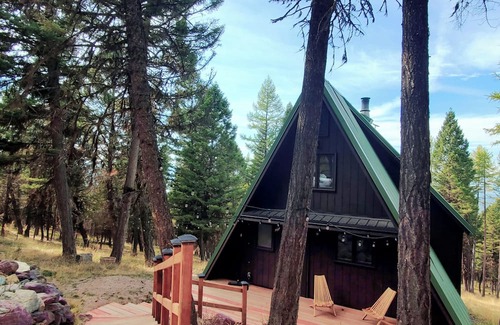 Seeley Lake Cabin | Das BârenHaus is a Charming 2-bedroom A-frame cabin in lovely Seeley Lake