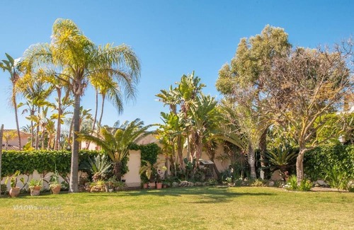 Atalaya-Isdabe Villa | Villa 'Casa Magna' with Private Pool, Wi-Fi and Air Conditioning