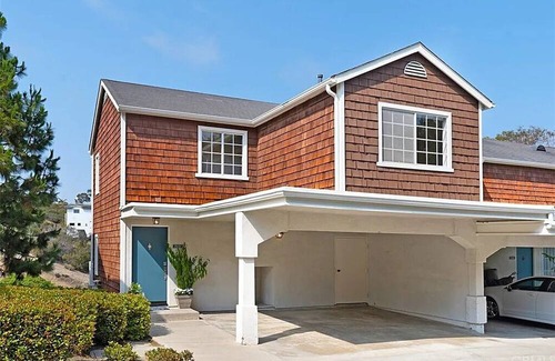 Lantern District House | 3-bedroom remodeled townhome in Dana Point - 5 minute walk to beach!
