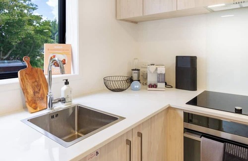 Henderson House | Modern Hideaway: 2-Bed Townhouse