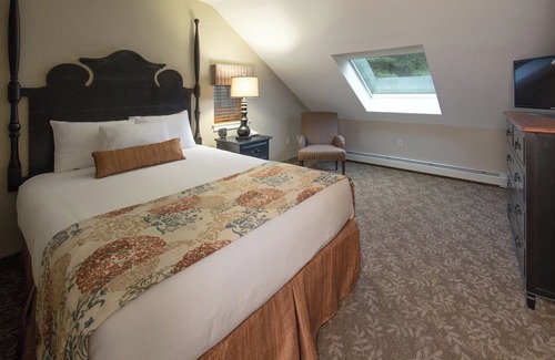 Brownsville Resort | Beautiful Holiday Inn Club Mount Ascutney Resort
