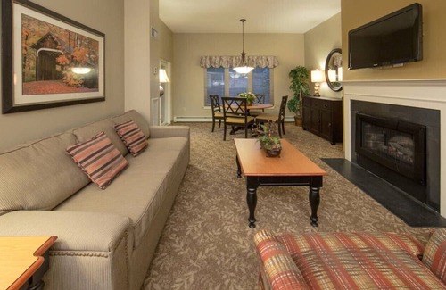 Brownsville Resort | Beautiful Holiday Inn Club Mount Ascutney Resort