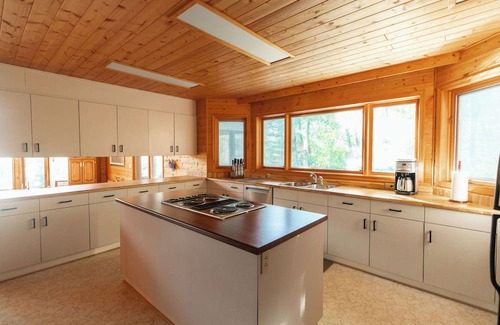 Victoria Beach Cabin | Magical lakefront cabin retreat in Victoria Beach!
